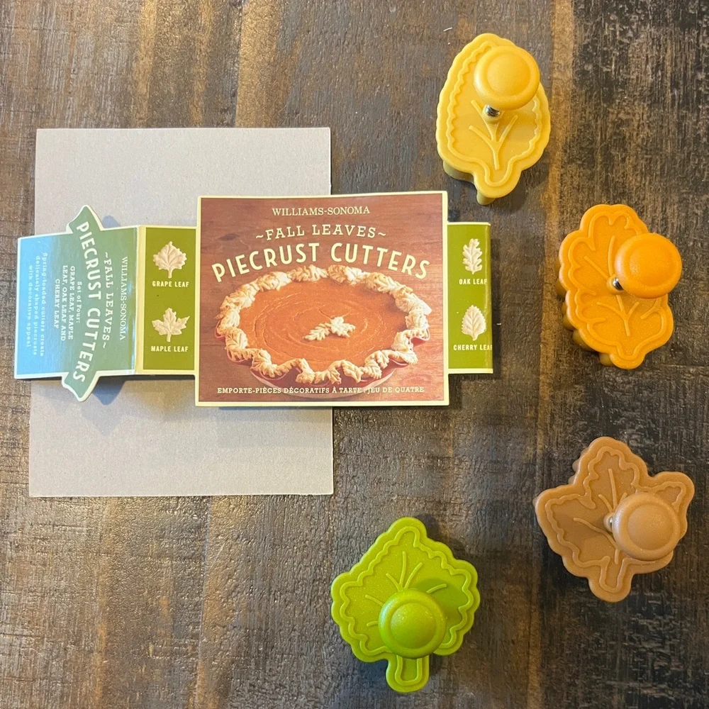 Williams Sonoma Pie Cutters! ADORABLE for your Fall Autumn Thanksgiving Holiday!